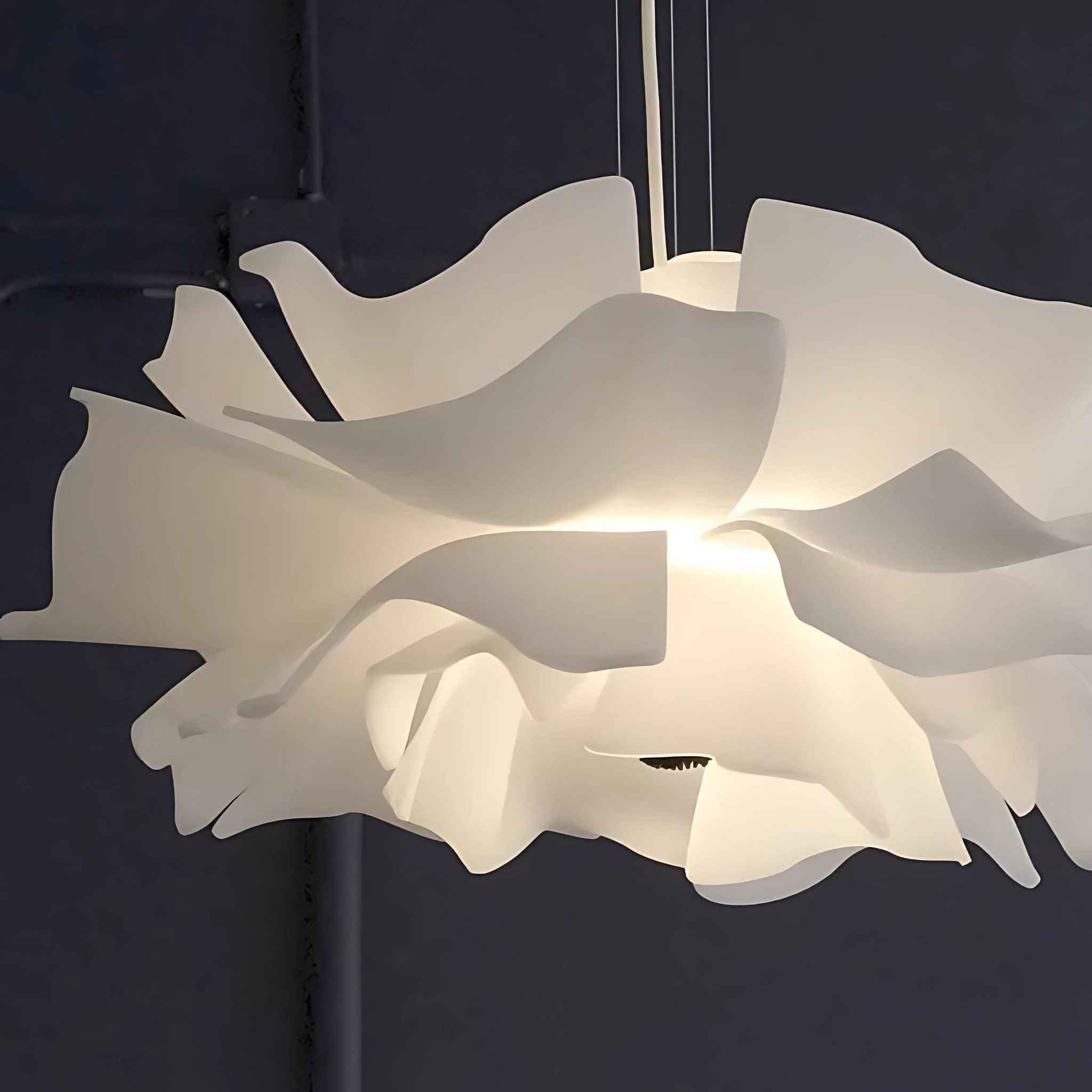Celeste Pendant Lamp | Ø50 cm, White Composite with Wavy Leaves