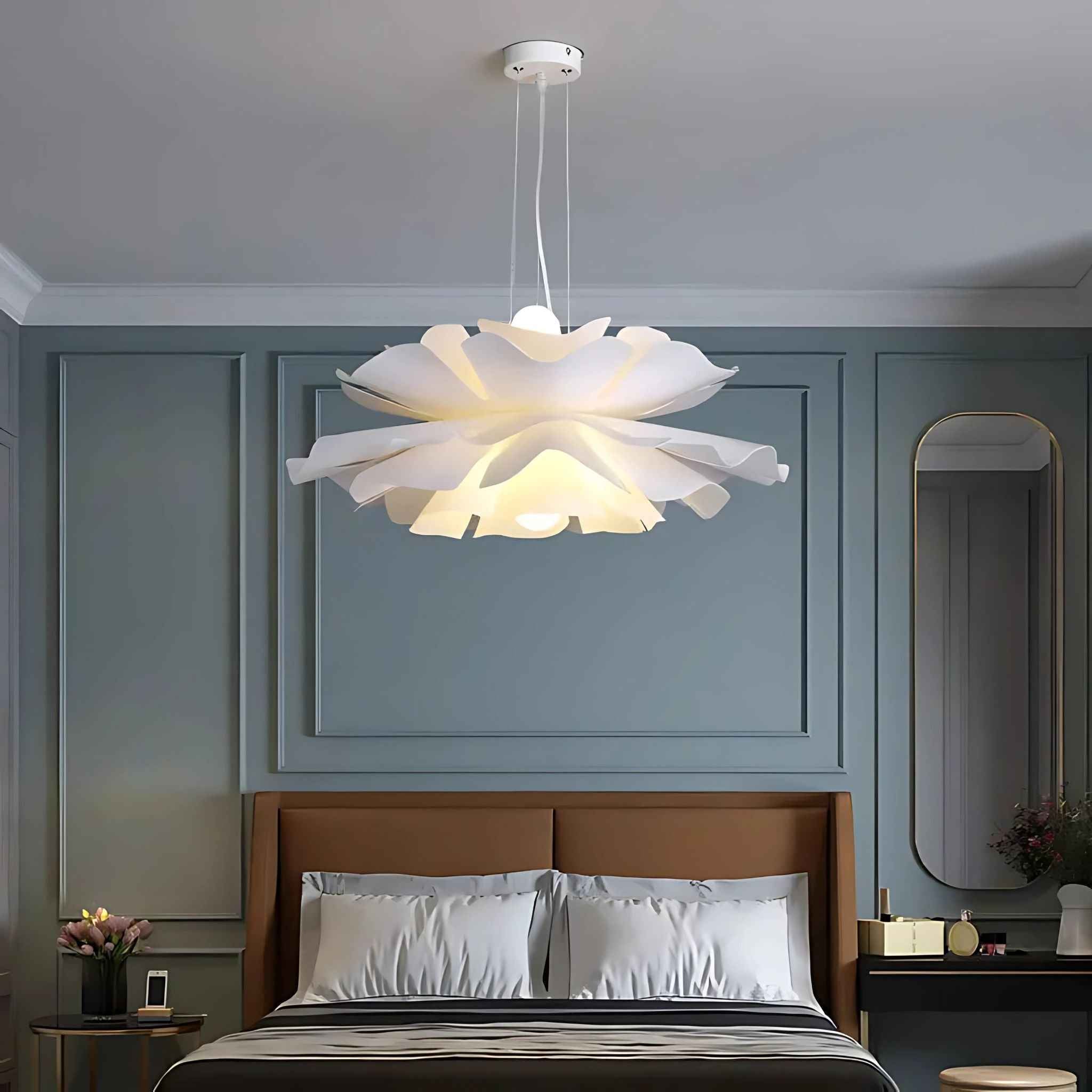 Celeste Pendant Lamp | Ø50 cm, White Composite with Wavy Leaves
